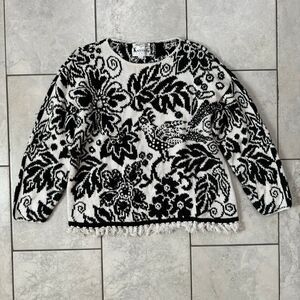 VINTAGE Knitting Needles Black White Floral Sweater Tassles Size L Womens